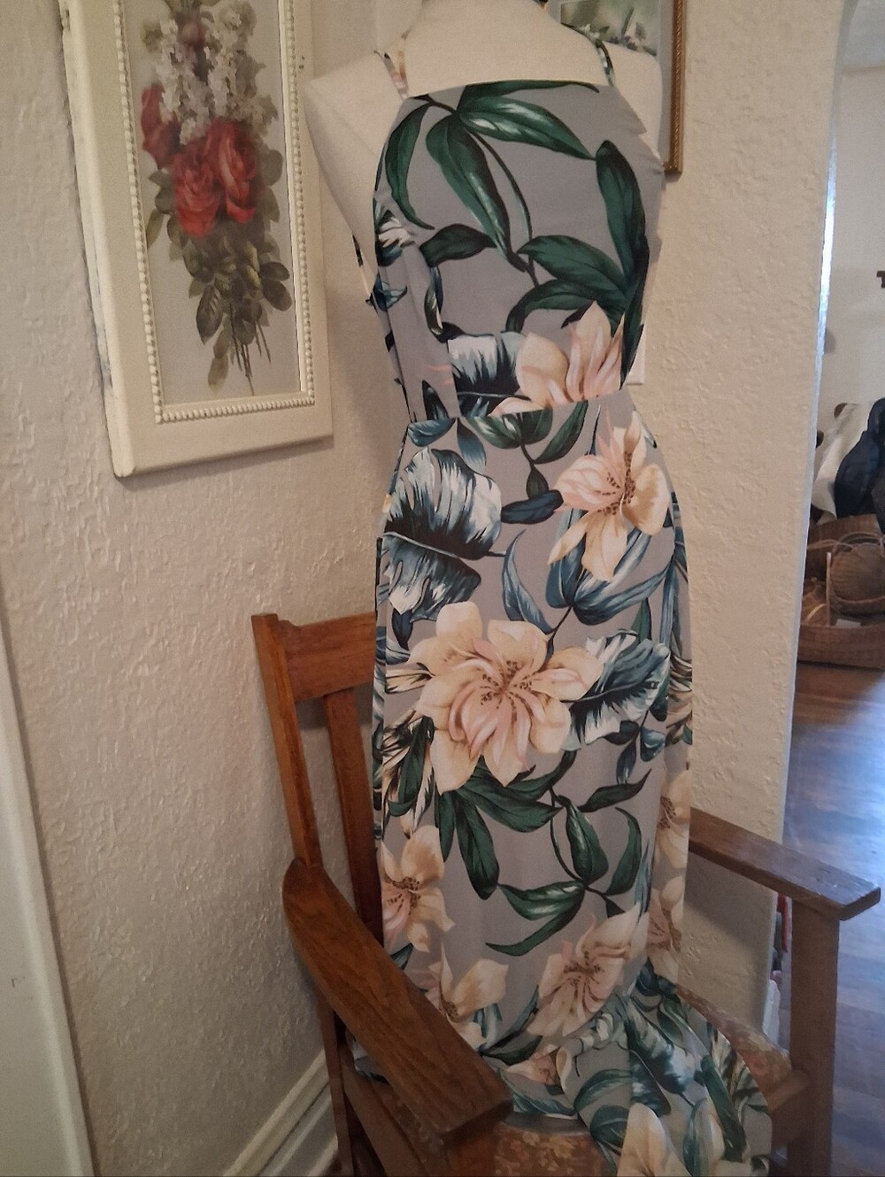 Lulus Tropical Floral Halter Maxi Dress in Gray and Green SZ L Lace Up Back